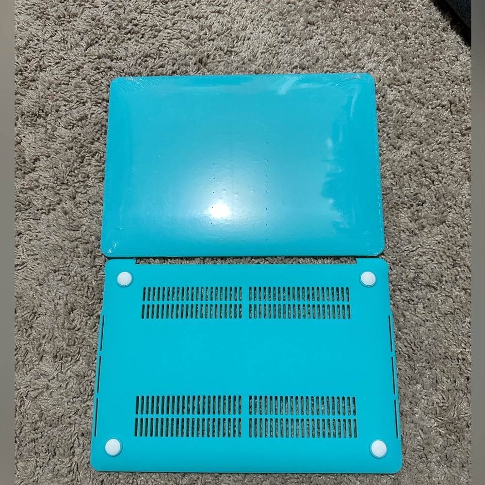 2021 MacBook Pro 13 inch case.  Never used bought and didn’t fit my laptop